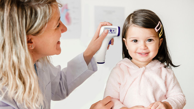 Kontaktlose Messung bei einem Kind