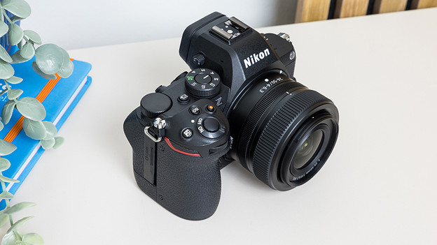 Nikon Z5 II: Picture Control Taste + 2 SD-Karten