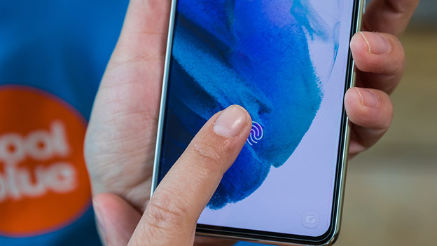 Apply your screen protector in 3 steps