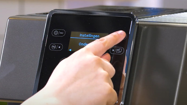 Setze den Wasserfilter ein