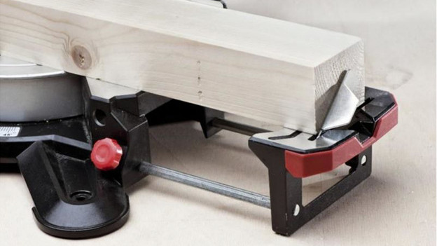 Stable placement radial arm saw