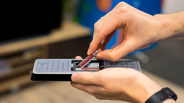 Batterien in der Fernbedienung wechseln