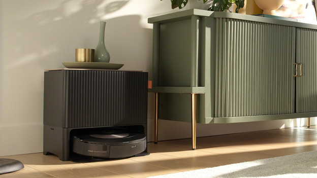 Saugroboter mit Entleerungsstation