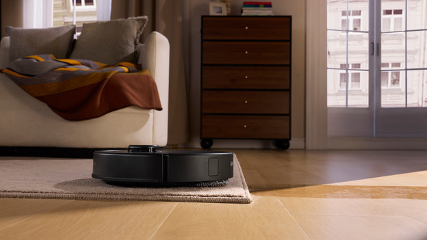 Mop lift robot vacuum