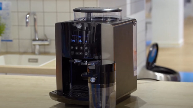 Erste Schritte bei der Reinigung des Milchsystems