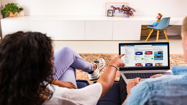 Kunden sehen sich die Website an