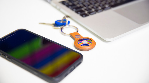 AirTag location determination laptop and iPhone