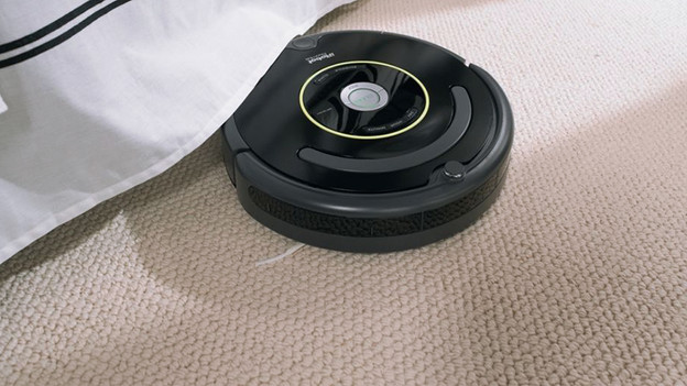 Floor type robot vacuums