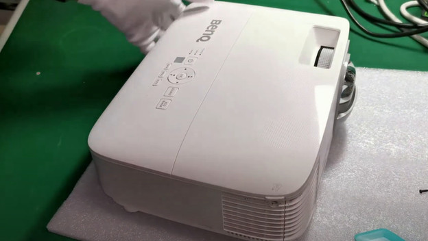 Beamer-Lampe auswechseln