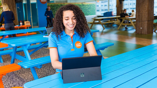 Frau am Laptop