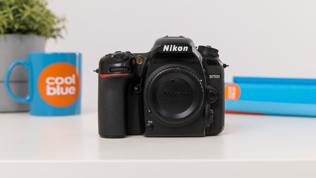 Spiegelreflexkamera: schwerer und manchmal größer