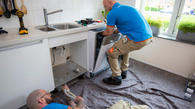 Spülmaschine herausziehen