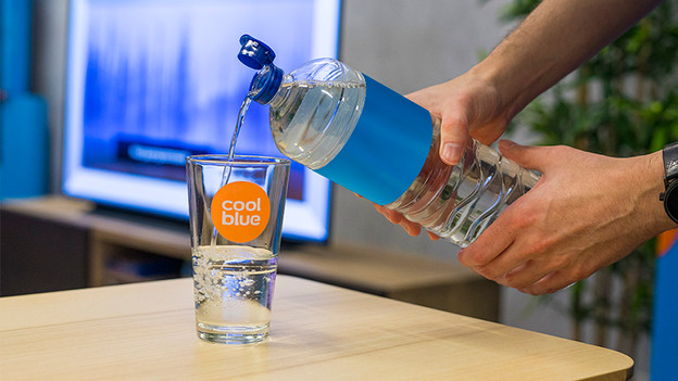 Mix water and vinegar