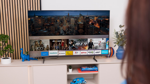 Expert uses the Tizen smart platform.