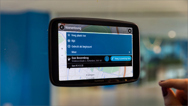 Navigate to selected gas station
