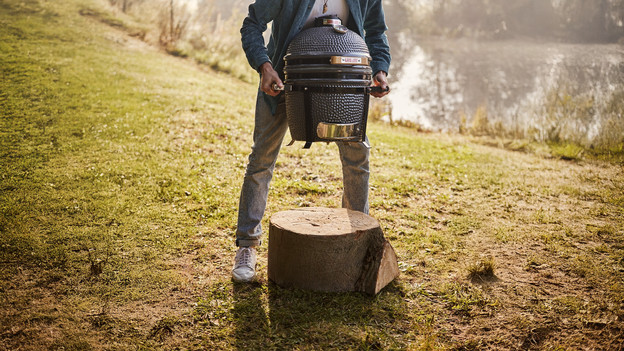 Holzkohlegrill für den Gebrauch auf dem Esstisch oder Boot