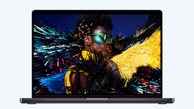 Image and sound: razor-sharp screen and powerful speakers
