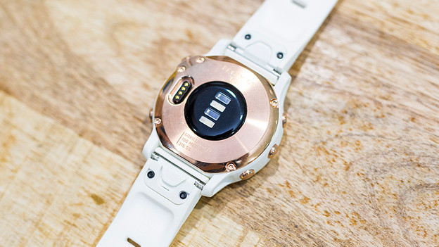 Optical heart rate measurement: readings by green light