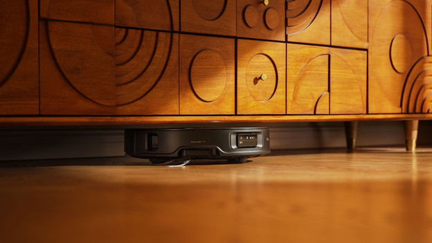 Saugroboter für niedrige Möbel