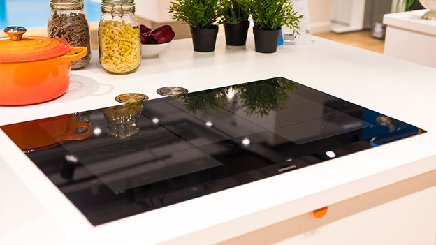 Cooktop in cutout