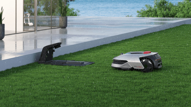 Dreame Mähroboter bei der Ladestation