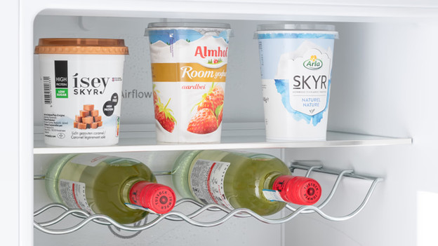 Kühlschrank mit Flaschenhalter