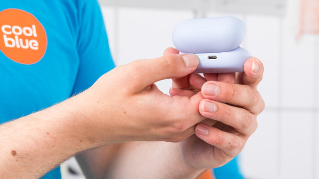 Reset the Sony WF-C700N