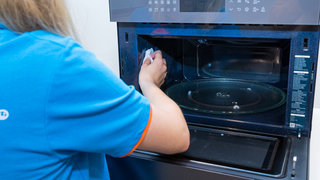 Clean the microwave inside