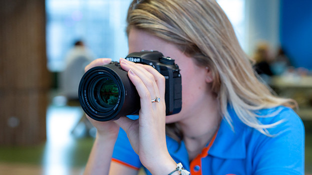 I want an SLR camera for sports photography