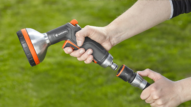 Welches Zubehör brauche ich für die Bewässerung meines Gartens?