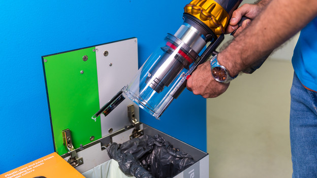 Clean and empty dust collector