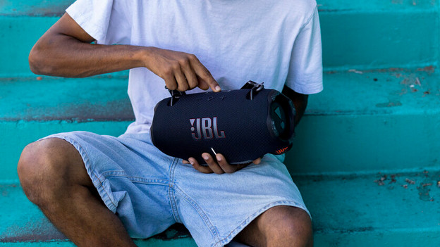 JBL Xtreme 4: JBL PartyBoost and Auracast