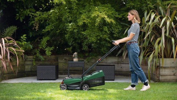 Cordless: cordless mowing