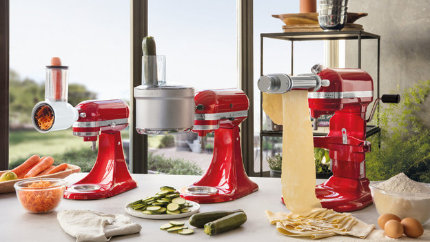 Kitchenaids mit Nudelrollen und Food-Processor