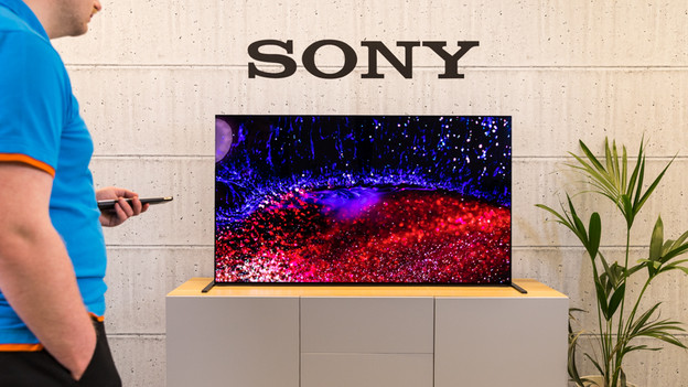 Color representation and brightness of the Sony A90J OLED TV