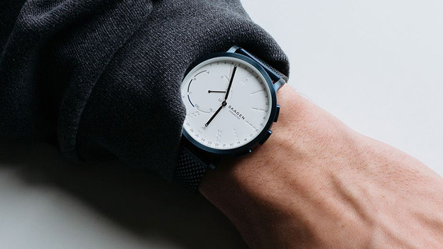 Hybride Smartwatch am Handgelenk