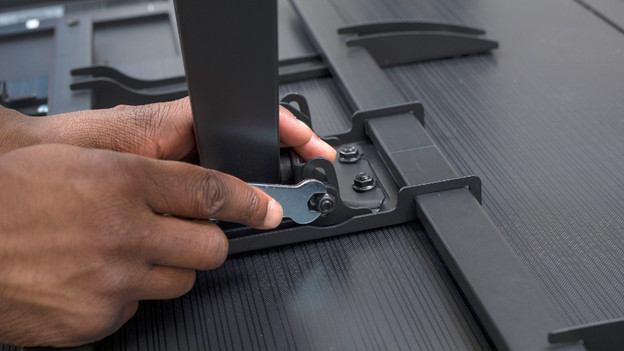 Schritt 8: Halterung neigen