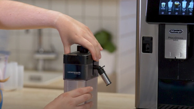 Baue den Milchbehälter auseinander