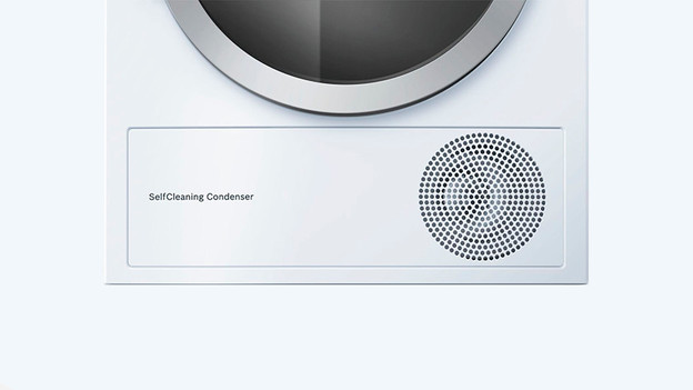 Self-cleaning condenser dryer