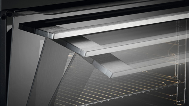 Backofen mit Soft-Close-System
