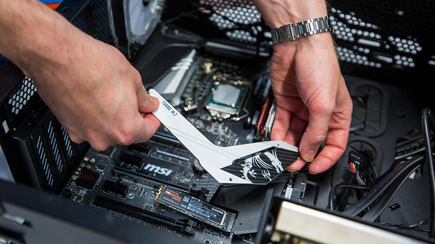 Entferne das aktuelle M.2-Modul