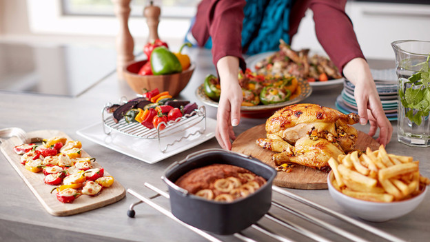 Airfryer with accessories