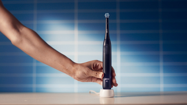 Ungewöhnliche Geräusche von deiner Zahnbürste beheben