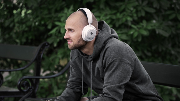 Noise-Cancelling-Gaming-Headset SteelSeries