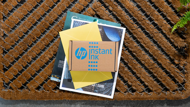 HP Instant Ink Box auf der Fußmatte