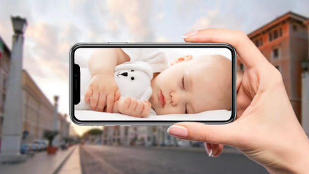 Baby monitor with app: depends on smartphone activity