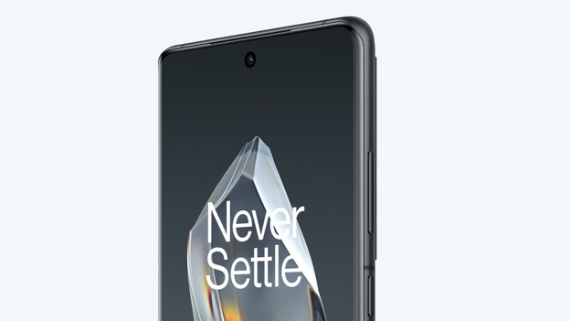 OnePlus 12R: smaller screen