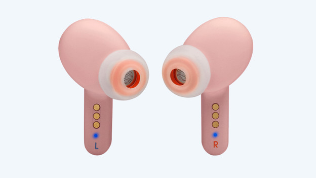 JBL Live Pro+: splash proof (IPX4)