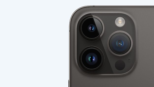 iPhone 14 Pro (Max): 3 lenses, 48-megapixel standard lens