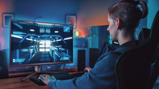 Philips Evnia monitor competitive gaming